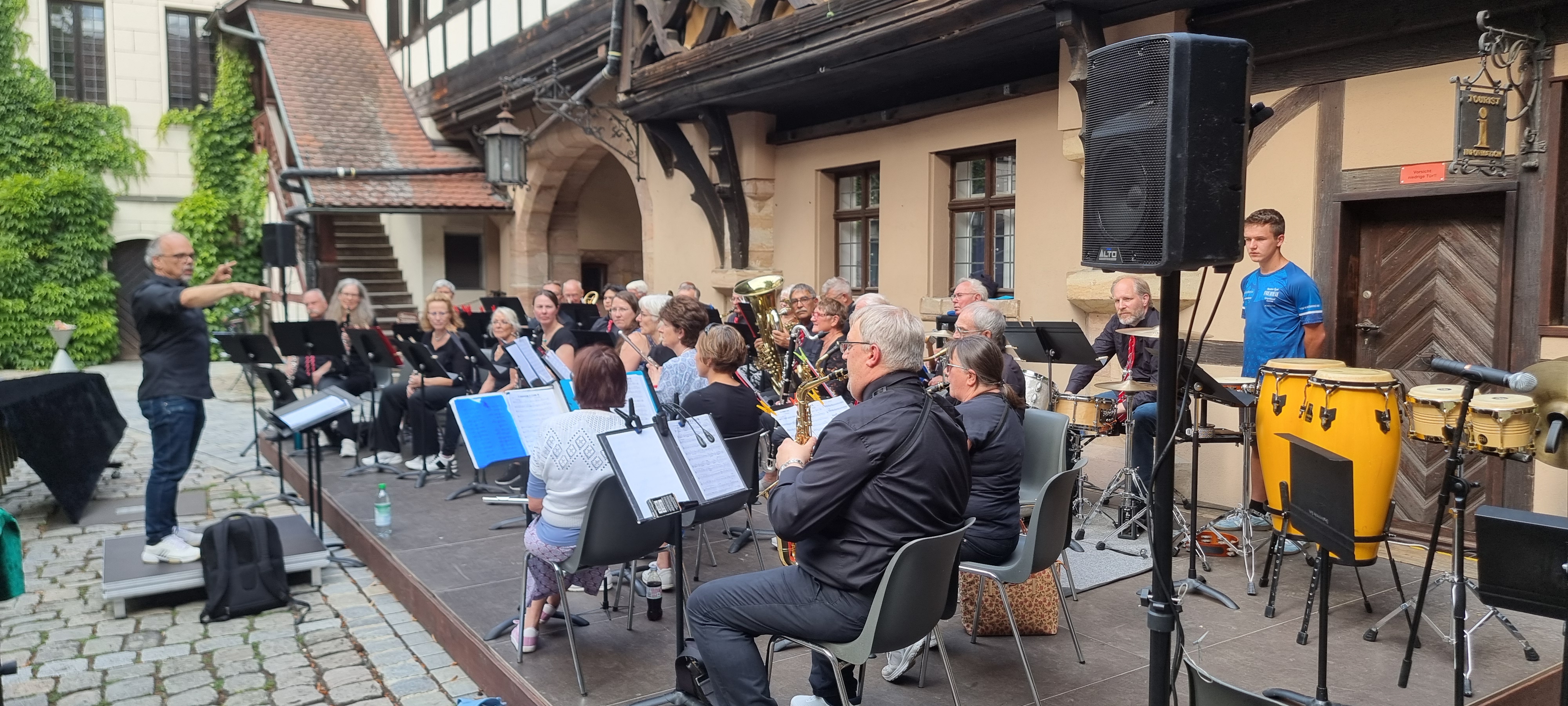 Stadtorchester Roth im historischen Innenhof